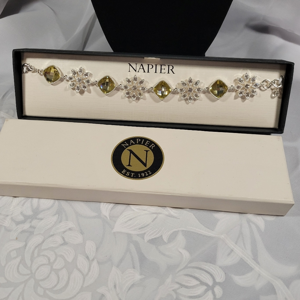 Napier bracelet snowflakes and crystal